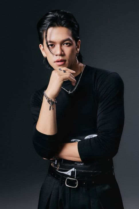 (S)TRONG Trọng Hiếu