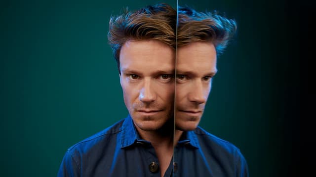 Sander versus the socials