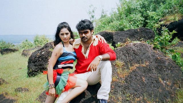 Oru Nodiyil