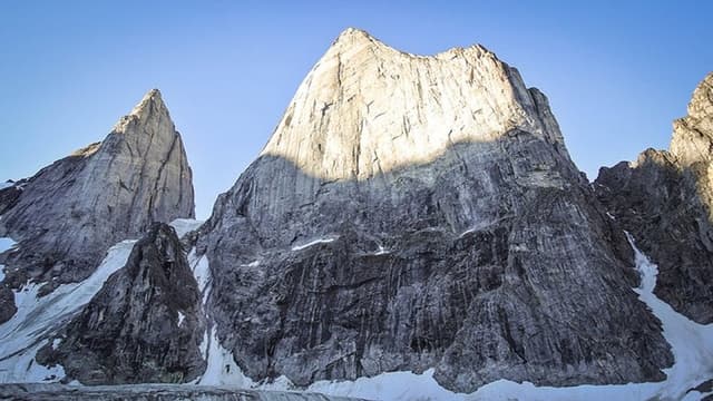 Groenlandia - The Shark Tooth