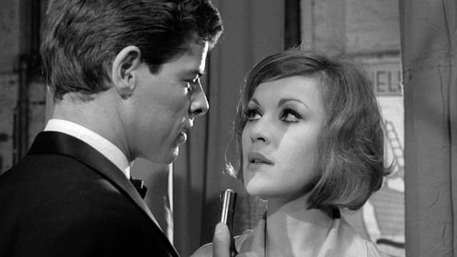 Mord for åbent tæppe