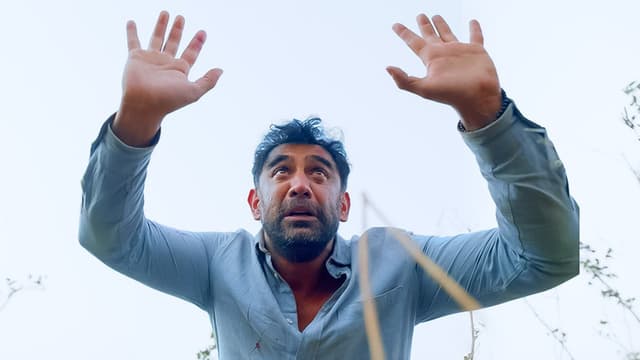 Ghuspaith: Between Borders