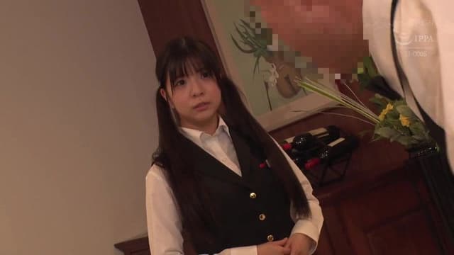 スキマバイトの闇 口移しされた発情液を飲んでしまい中出しされても腰を振り続ける純朴娘