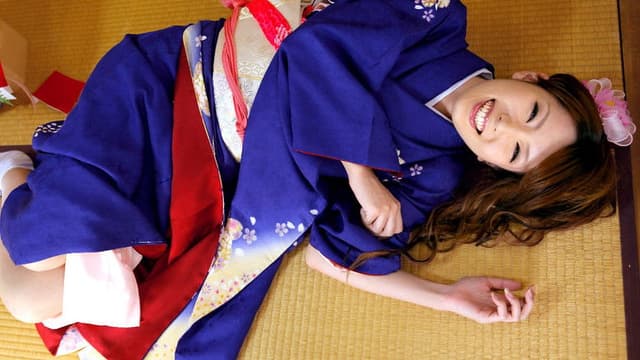 010111-577 無碼 辛抱たまらん新年の挨拶先行プレゼント