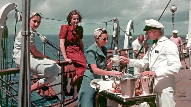 Around the world 100 years ago