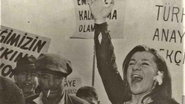 Karanlıkta Uyananlar