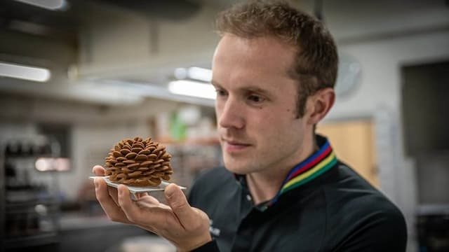 Lluc, una crònica de la pastisseria