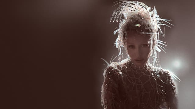 Miley Cyrus: Something Beautiful