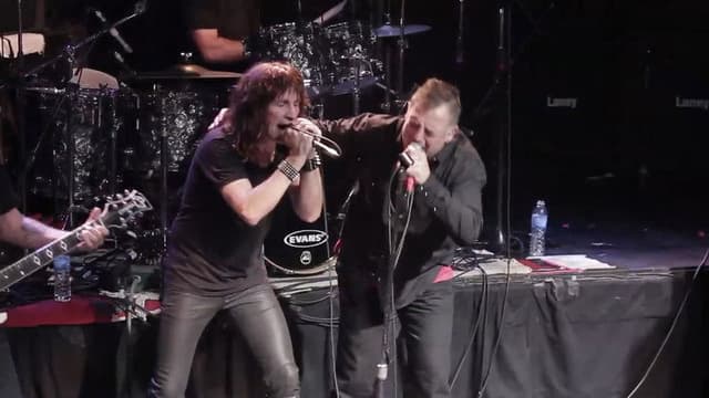 Relámpago en la oscuridad