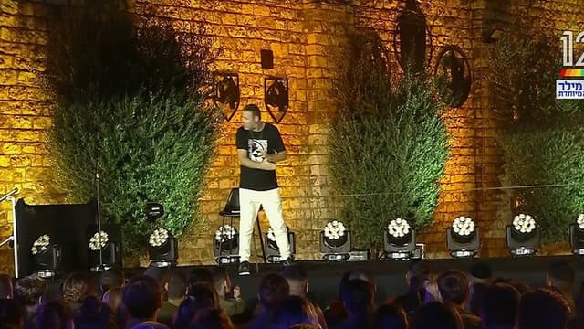 אדיר מילר מצדיע לחיילים במופע מיוחד