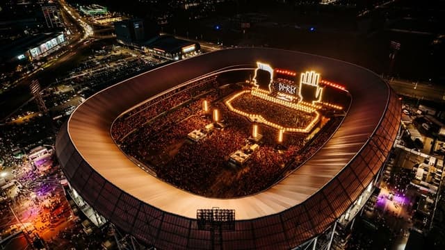 DI-RECT Live at De Kuip