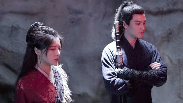 Chaotic Jianghu: Divine Weapons Rivalry